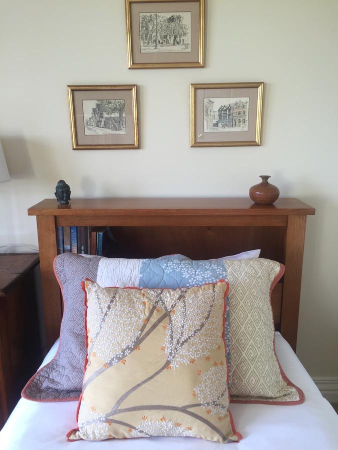 Llarrinda Bed & Breakfast Foster Zewnętrze zdjęcie